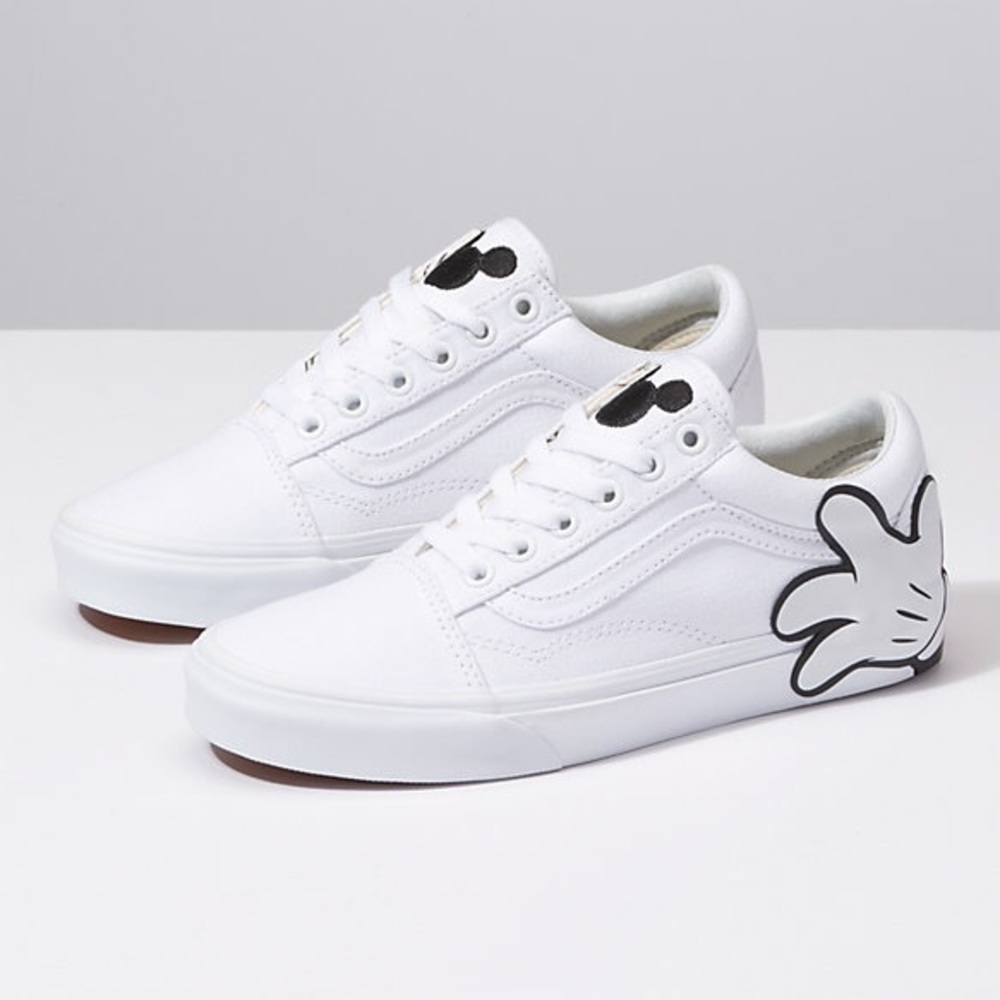 mickey mouse glove vans sneakers 6.5